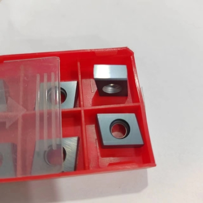 El carburo de tungsteno de la alta precisión inserta para el metal que procesa longevidad excelente